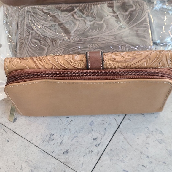 Wallet - Picture 3 of 3